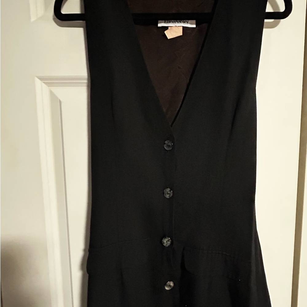 Elegant Black Sleeveless VEST